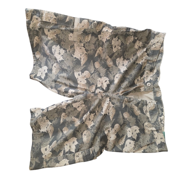 Wrangler Men's Cargo Shorts - Green and Tan - Picture 3 of 3